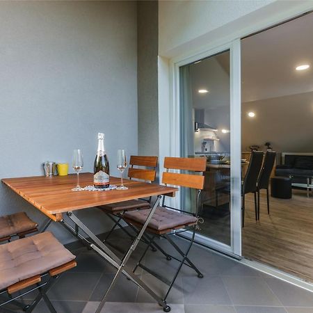 Blue Door - Studio Apartamento Lesce  Exterior foto