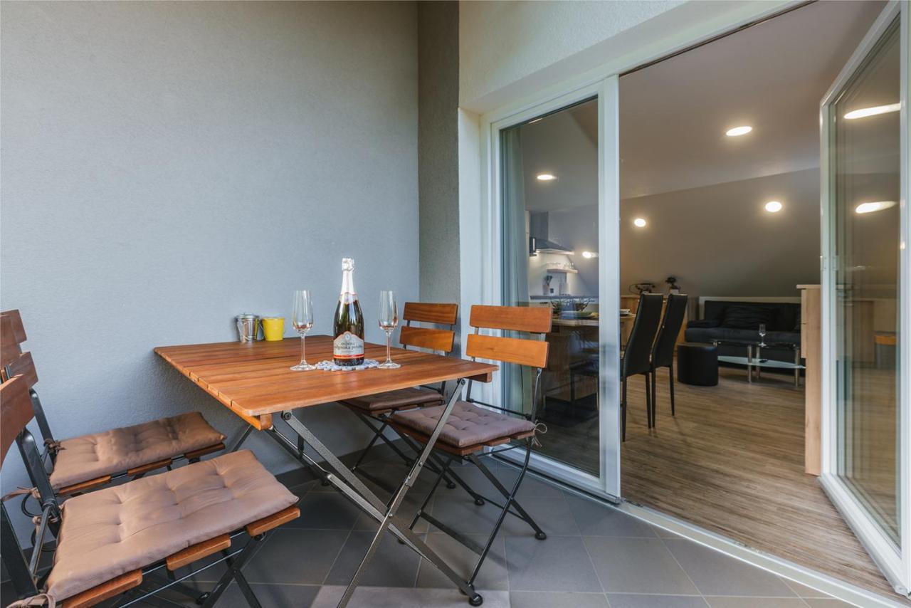 Blue Door - Studio Apartamento Lesce  Exterior foto