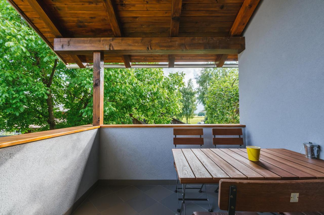 Blue Door - Studio Apartamento Lesce  Exterior foto